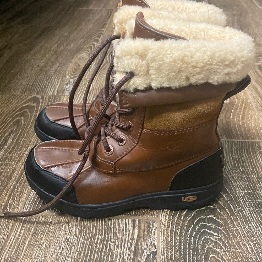 Little boy Ugg snow boots